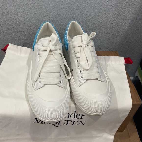 Alexander McQueen oversized low-top sneakers - Picture 5 of 6